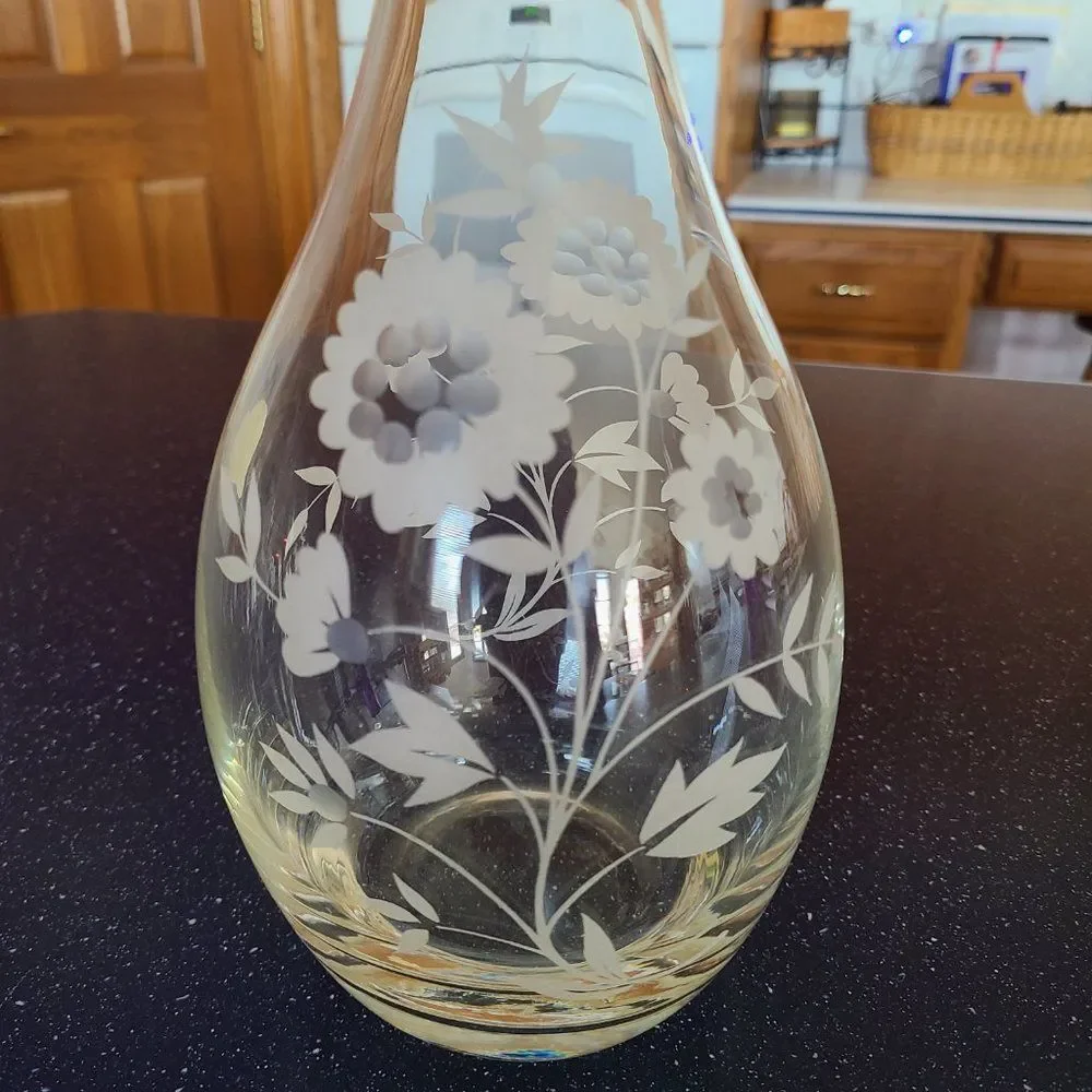 Javit Crystal Wine Decanter Made In Turkey Etched Floral Glass Barware
